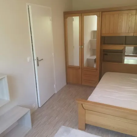 Grand Avec Terrasse Et Parking Daire *