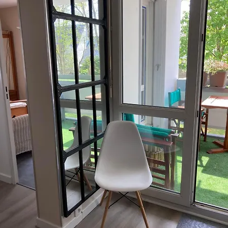 Grand Avec Terrasse Et Parking Daire