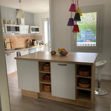 Grand Avec Terrasse Et Parking