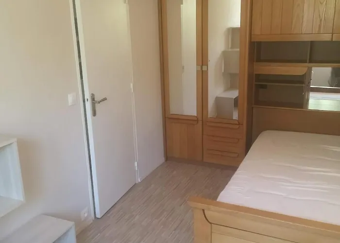 Grand Avec Terrasse Et Parking Appartement *